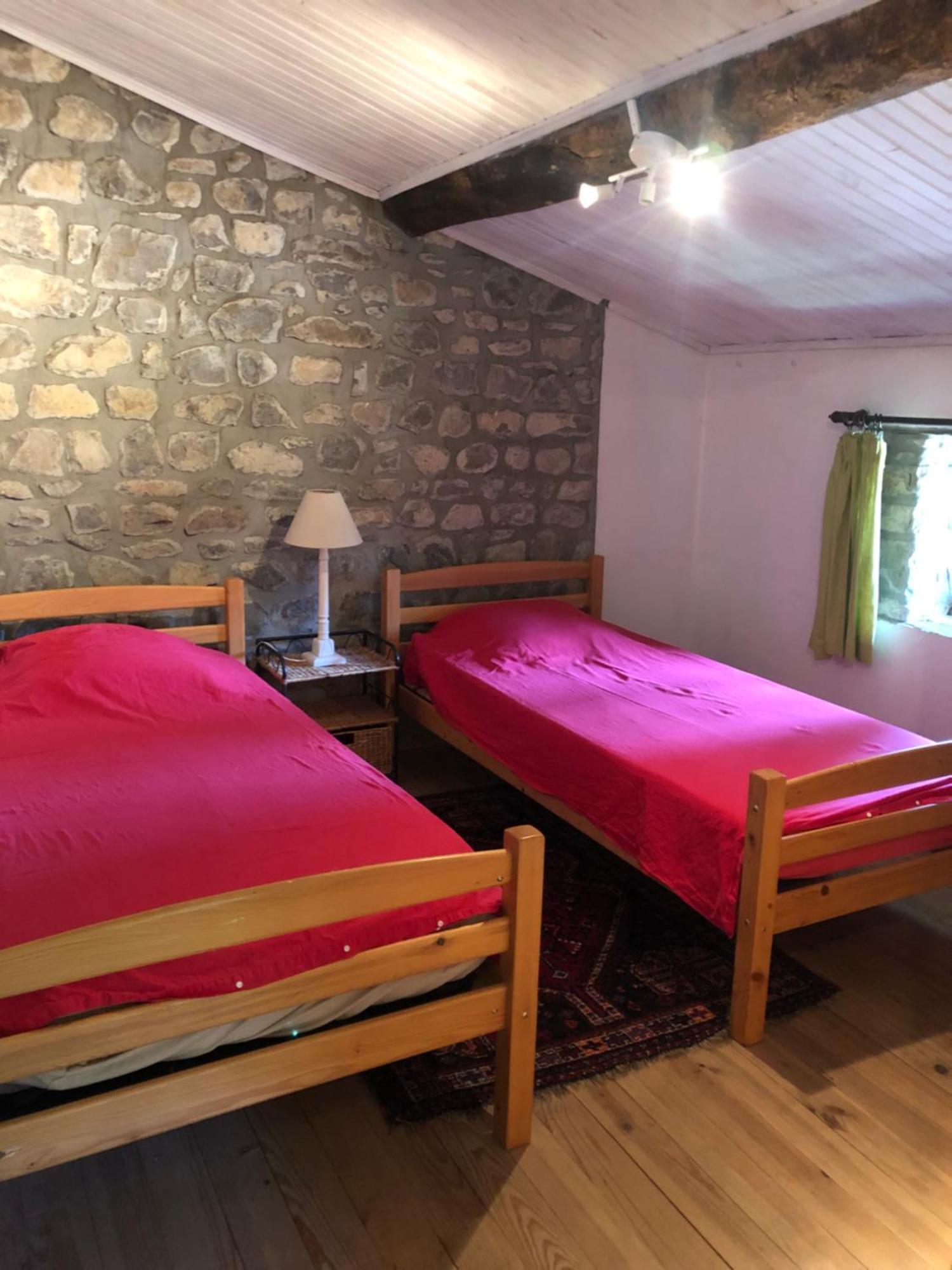 Gite Des Pins Saint-Maurice-d'Ibie Luaran gambar